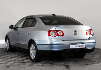 Подержанный автомобиль Volkswagen Passat Sedan 2006 года (7 фото)
