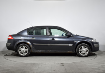Подержанный автомобиль Renault Megane Sedan 2005 года (4 фото)
