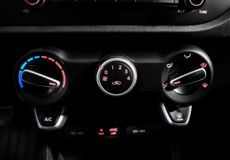 Подержанный автомобиль Kia Rio Hatchback 2020 года (16 фото)