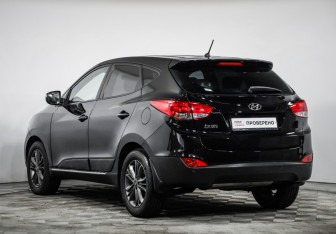 Подержанный автомобиль Hyundai ix35 2014 года (7 фото)