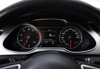 Подержанный автомобиль Audi A4 Sedan 2013 года (13 фото)