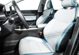 Подержанный автомобиль Geely Emgrand 2023 года (16 фото)
