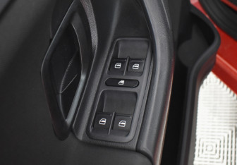 Подержанный автомобиль Skoda Fabia Hatchback 2012 года (17 фото)