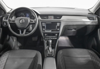 Подержанный автомобиль Skoda Rapid Liftback 2017 года (13 фото)