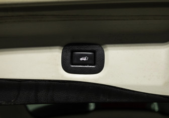 Подержанный автомобиль Nissan X-Trail 2018 года (17 фото)