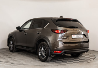 Подержанный автомобиль Mazda CX-5 2018 года (7 фото)