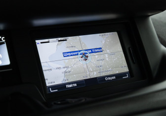 Подержанный автомобиль Renault Scenic 2012 года (15 фото)