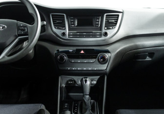 Подержанный автомобиль Hyundai Tucson 2015 года (14 фото)