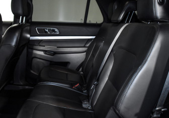 Подержанный автомобиль Ford Explorer 2019 года (13 фото)