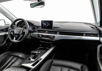 Подержанный автомобиль Audi A4 Sedan 2016 года (12 фото)