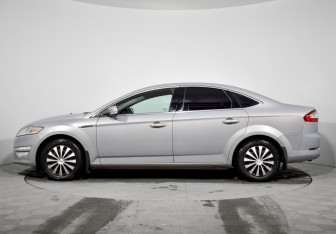 Подержанный автомобиль Ford Mondeo Sedan 2010 года (8 фото)