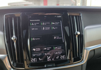 Подержанный автомобиль Volvo S90 2019 года (26 фото)
