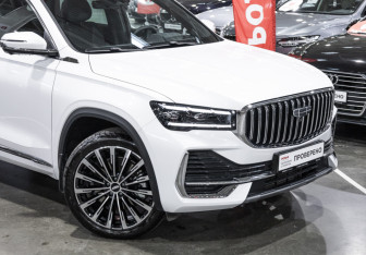 Подержанный автомобиль Geely Monjaro 2025 года (5 фото)