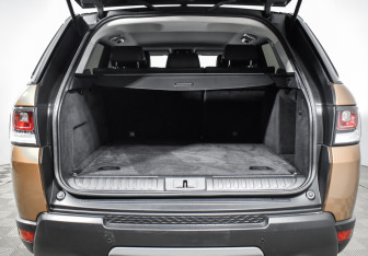 Подержанный автомобиль Land Rover Range Rover Sport 2017 года (20 фото)