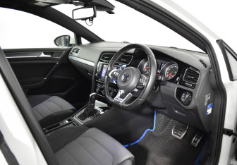 Подержанный автомобиль Volkswagen Golf Wagon 2014 года (9 фото)