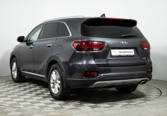 Подержанный автомобиль Kia Sorento 2019 года (7 фото)