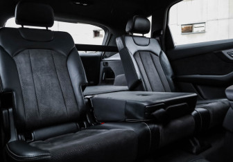 Подержанный автомобиль Audi Q7 2016 года (31 фото)