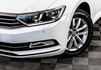 Подержанный автомобиль Volkswagen Passat Sedan 2016 года (2 фото)