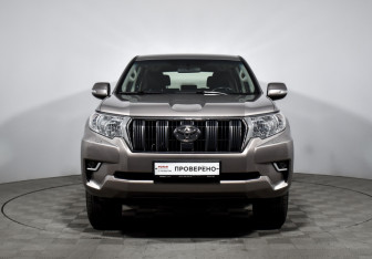 Подержанный автомобиль Toyota Land Cruiser Prado 2019 года (2 фото)