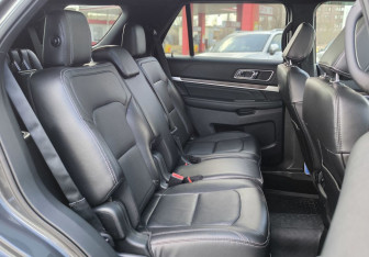 Подержанный автомобиль Ford Explorer 2018 года (12 фото)