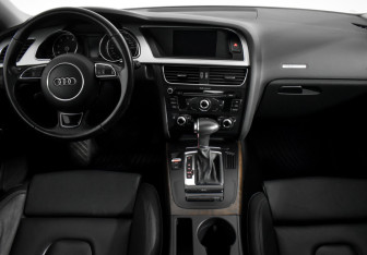 Подержанный автомобиль Audi A5 Coupe 2015 года (13 фото)