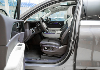 Новый Hongqi E-HS9 2022 (9 фото)