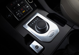 Подержанный автомобиль Land Rover Discovery 2012 года (22 фото)