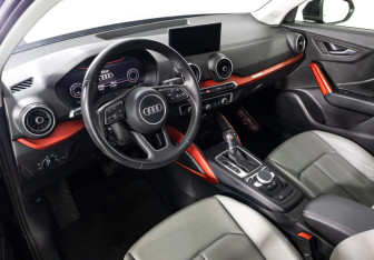 Подержанный автомобиль Audi Q2 2020 года (11 фото)