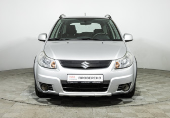 Подержанный автомобиль Suzuki SX4 Hatchback 2010 года (2 фото)
