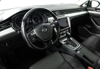 Подержанный автомобиль Volkswagen Passat Wagon 2019 года (11 фото)