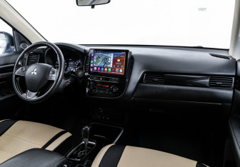 Подержанный автомобиль Mitsubishi Outlander 2018 года (9 фото)