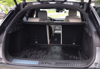Подержанный автомобиль Land Rover Range Rover Velar 2017 года (30 фото)