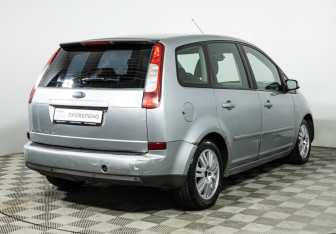 Подержанный автомобиль Ford C-MAX 2004 года (5 фото)