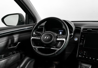 Подержанный автомобиль Hyundai Tucson 2021 года (15 фото)