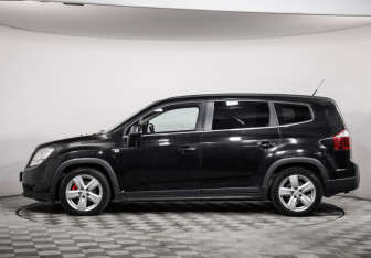 Подержанный автомобиль Chevrolet Orlando 2013 года (8 фото)