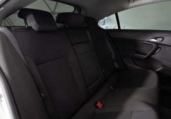 Подержанный автомобиль Opel Insignia Liftback 2011 года (11 фото)