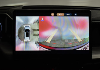 Подержанный автомобиль GAC GS8 2023 года (17 фото)