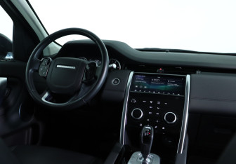 Подержанный автомобиль Land Rover Discovery Sport 2020 года (12 фото)