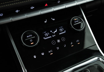 Подержанный автомобиль Chery Tiggo 8 2022 года (17 фото)