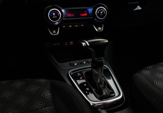 Подержанный автомобиль Kia Rio Sedan 2017 года (11 фото)