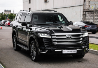 Подержанный автомобиль Toyota Land Cruiser Suv 2021 года (5 фото)