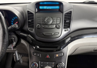 Подержанный автомобиль Chevrolet Orlando 2012 года (18 фото)