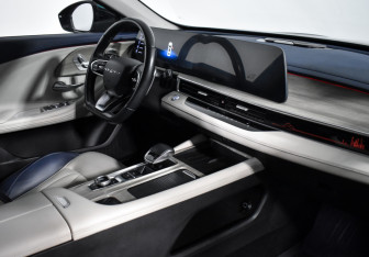 Подержанный автомобиль Chery Arrizo 8 2023 года (13 фото)