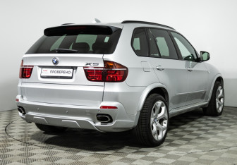 Подержанный автомобиль BMW X5 2007 года (5 фото)