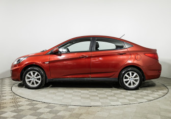Подержанный автомобиль Hyundai Solaris Sedan 2013 года (8 фото)