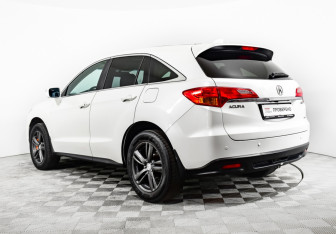 Подержанный автомобиль Acura RDX 2014 года (7 фото)