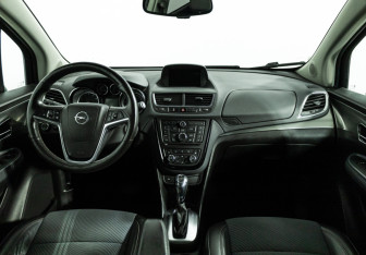 Подержанный автомобиль Opel Mokka 2014 года (13 фото)