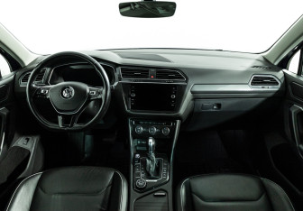 Подержанный автомобиль Volkswagen Tiguan 2018 года (13 фото)
