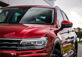 Подержанный автомобиль Volkswagen Tiguan 2018 года (2 фото)