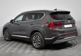 Подержанный автомобиль Hyundai Santa Fe 2021 года (7 фото)
